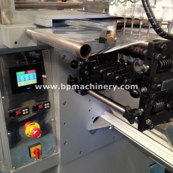 Multilane filling machine for sachets with 4 seals, for granulates, liquids, sauses.